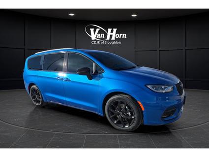 2026 Chrysler Pacifica North Stoughton WI