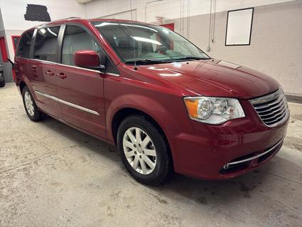 2016 Chrysler Town & Country Brunswick OH