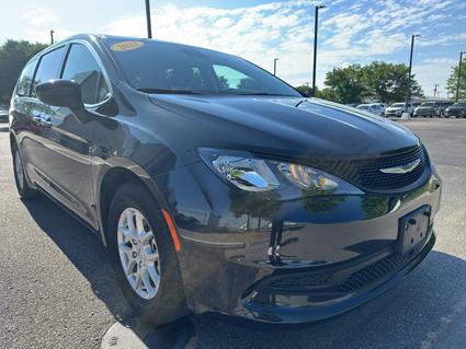 2023 Chrysler Voyager Dodge City KS