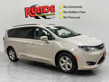 2017 Chrysler Pacifica Hazel Green WI