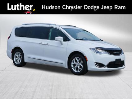 2017 Chrysler Pacifica Hudson WI