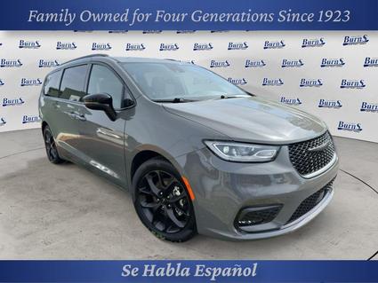 2025 Chrysler Pacifica York SC