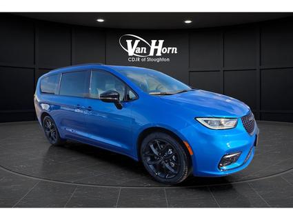 2026 Chrysler Pacifica North Stoughton WI