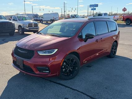 2025 Chrysler Pacifica Monticello IN