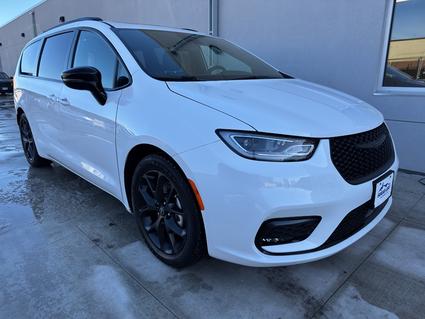 2025 Chrysler Pacifica Winona MN