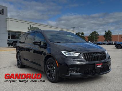 2026 Chrysler Pacifica Green Bay WI