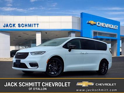 2025 Chrysler Pacifica O'Fallon IL