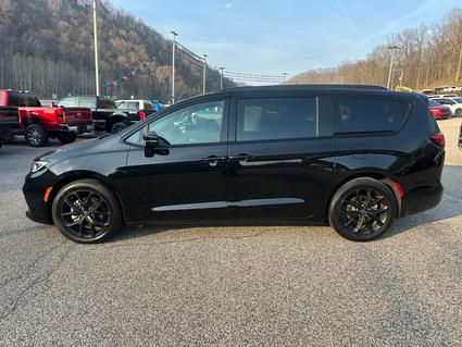 2025 Chrysler Pacifica Danville WV
