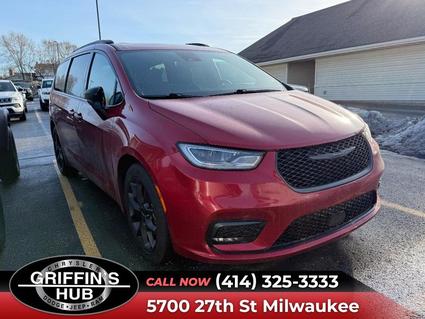 2025 Chrysler Pacifica Milwaukee WI