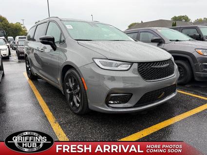 2025 Chrysler Pacifica Milwaukee WI