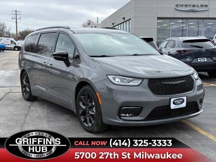 2025 Chrysler Pacifica Milwaukee WI