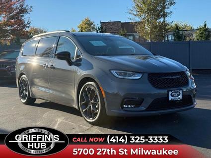 2025 Chrysler Pacifica Milwaukee WI