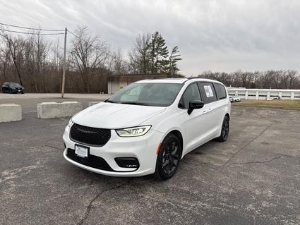 2025 Chrysler Pacifica Carbondale IL