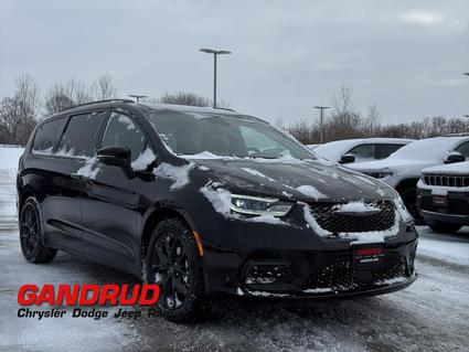 2026 Chrysler Pacifica Green Bay WI