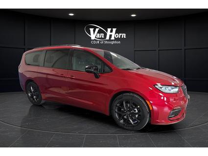 2026 Chrysler Pacifica North Stoughton WI