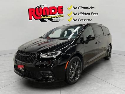 2026 Chrysler Pacifica Hazel Green WI