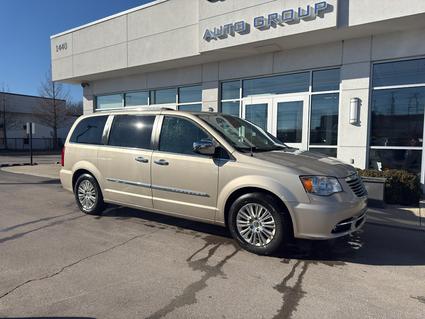 2015 Chrysler Town & Country Lexington KY