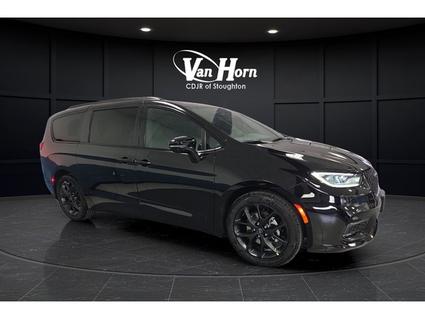 2026 Chrysler Pacifica North Stoughton WI