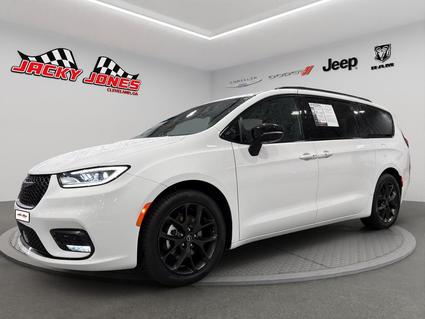 2025 Chrysler Pacifica Cleveland GA