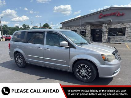2014 Chrysler Town & Country Van Wert OH