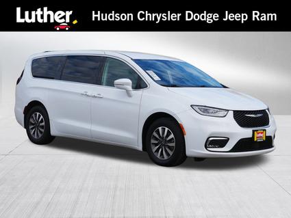 2022 Chrysler Pacifica Hudson WI