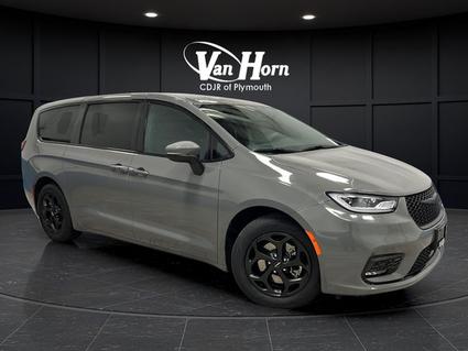 2023 Chrysler Pacifica Plymouth WI