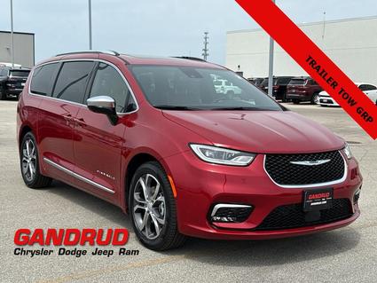 2025 Chrysler Pacifica Green Bay WI