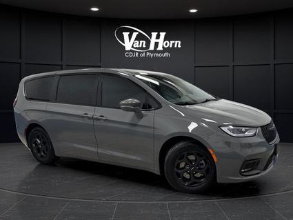 2022 Chrysler Pacifica Plymouth WI