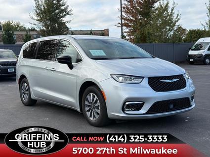 2024 Chrysler Pacifica Milwaukee WI