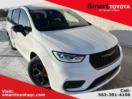 2024 Chrysler Pacifica Davenport IA