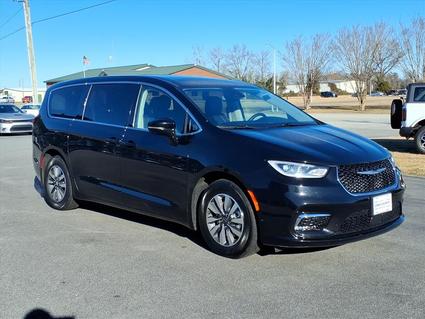 2024 Chrysler Pacifica Trenton NC