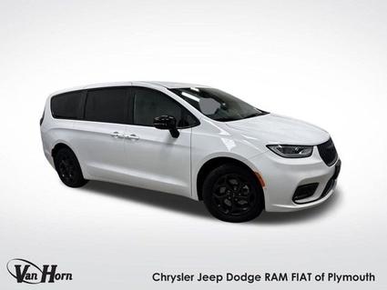 2024 Chrysler Pacifica Plymouth WI