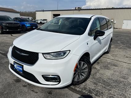 2024 Chrysler Pacifica Monticello IN
