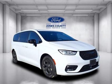 2024 Chrysler Pacifica Trenton NC