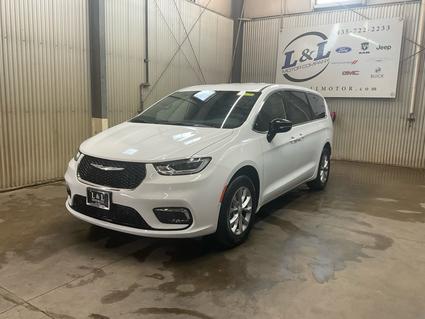 2025 Chrysler Pacifica Roosevelt UT