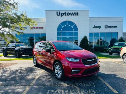 2026 Chrysler Pacifica Slinger WI