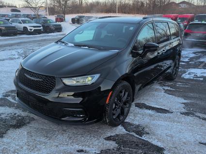 2026 Chrysler Pacifica Slinger WI