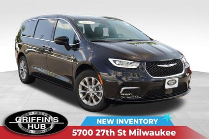 2025 Chrysler Pacifica Milwaukee WI