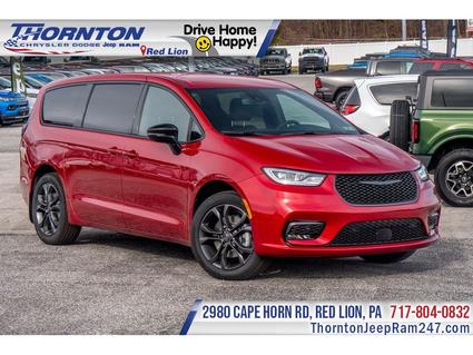 2026 Chrysler Pacifica Red Lion PA