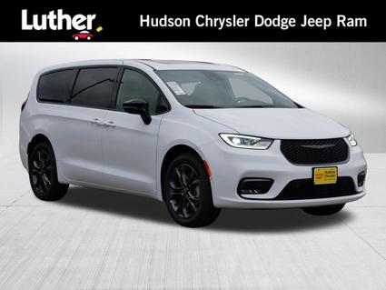 2026 Chrysler Pacifica Hudson WI