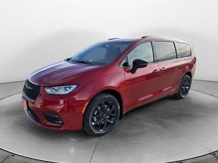 2026 Chrysler Pacifica Pierre SD