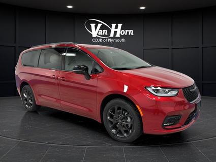 2026 Chrysler Pacifica Plymouth WI