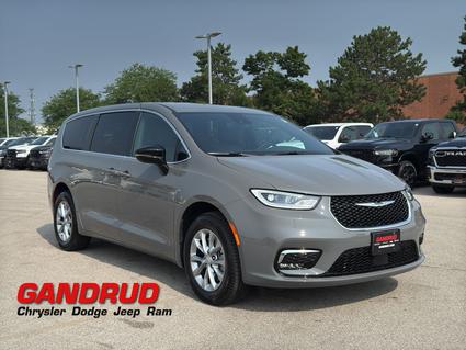 2025 Chrysler Pacifica Green Bay WI