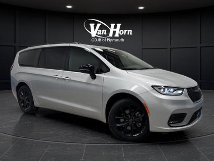 2026 Chrysler Pacifica Plymouth WI