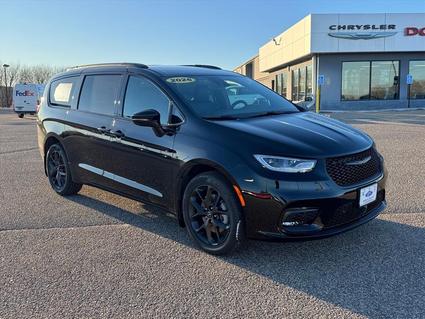 2026 Chrysler Pacifica Baraboo WI