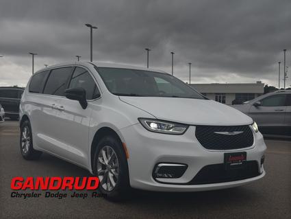 2024 Chrysler Pacifica Green Bay WI