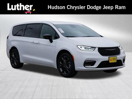 2026 Chrysler Pacifica Hudson WI