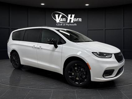 2026 Chrysler Pacifica Plymouth WI