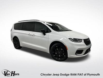2026 Chrysler Pacifica Plymouth WI