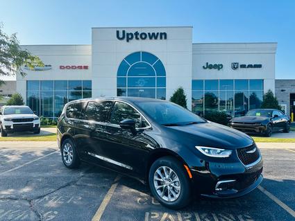 2026 Chrysler Pacifica Slinger WI